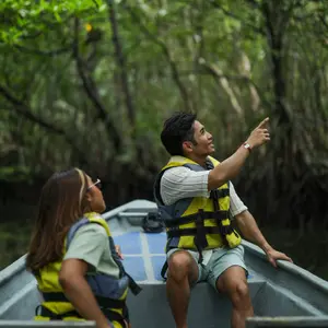 Guests on an island excursion